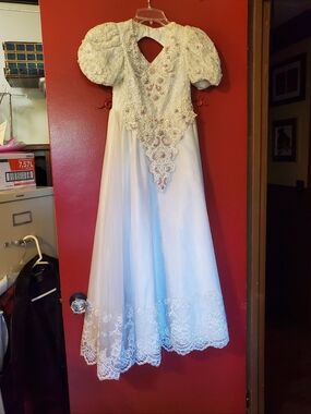 Vintage Girls Lace Formal Dress with Puff Sleeves Elaborate Beading